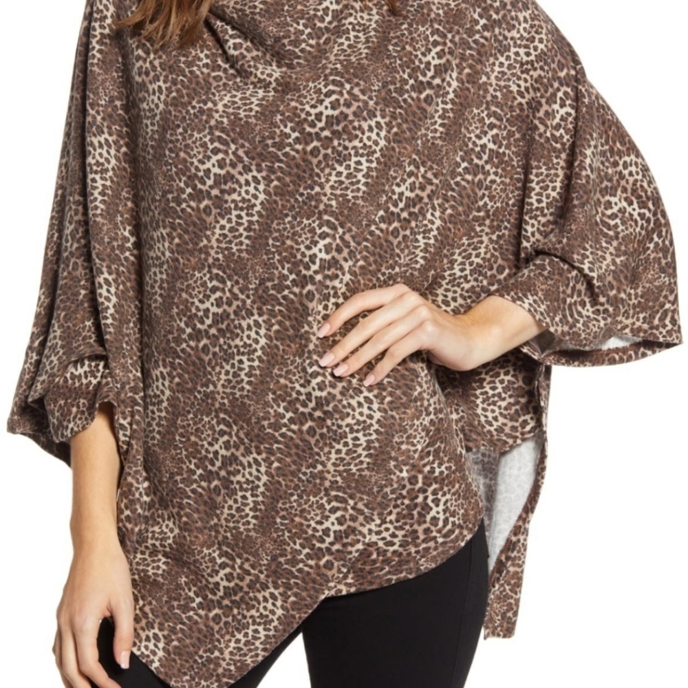 NWT Bobeau poncho top